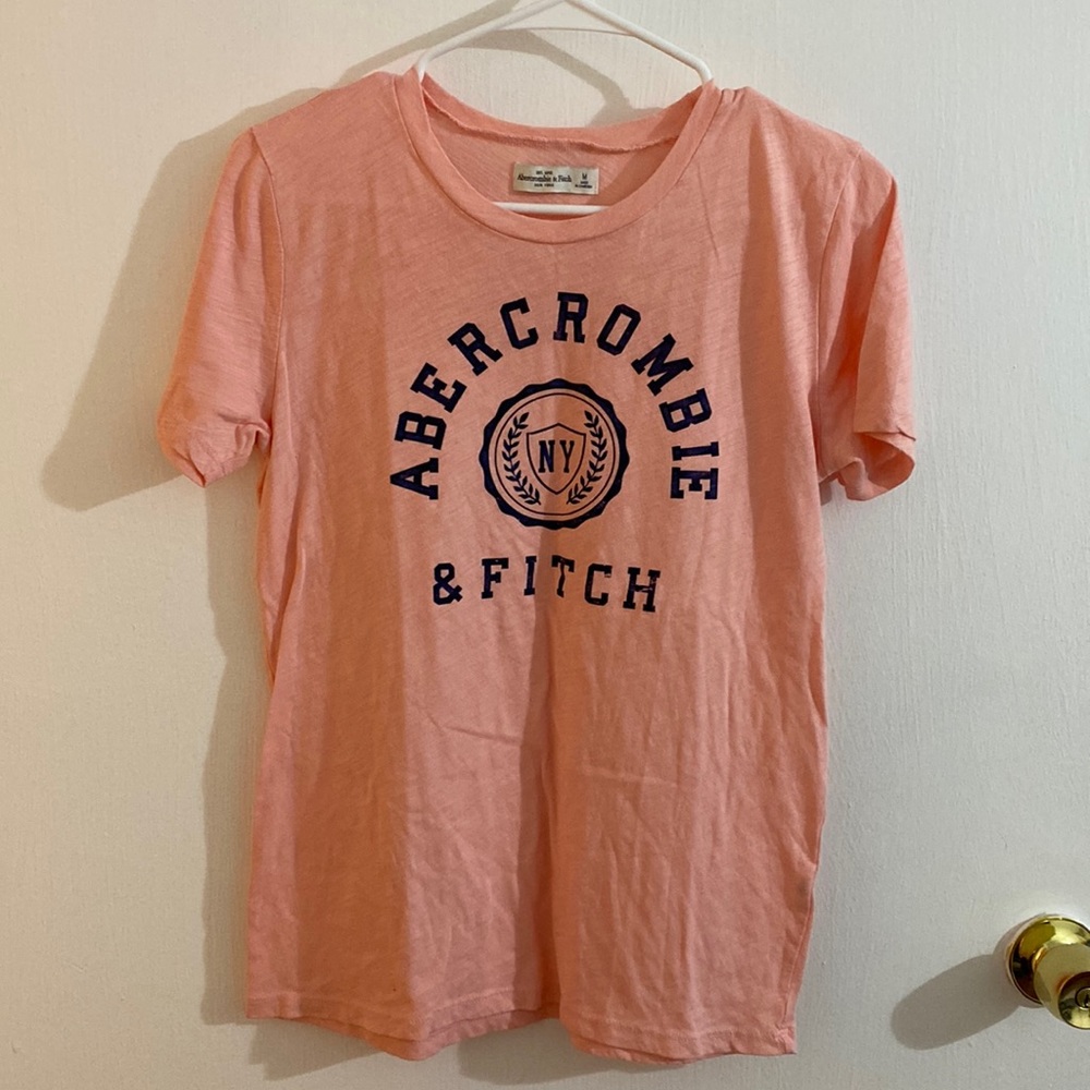 Abercrombie & Fitch women’s pink tee size M